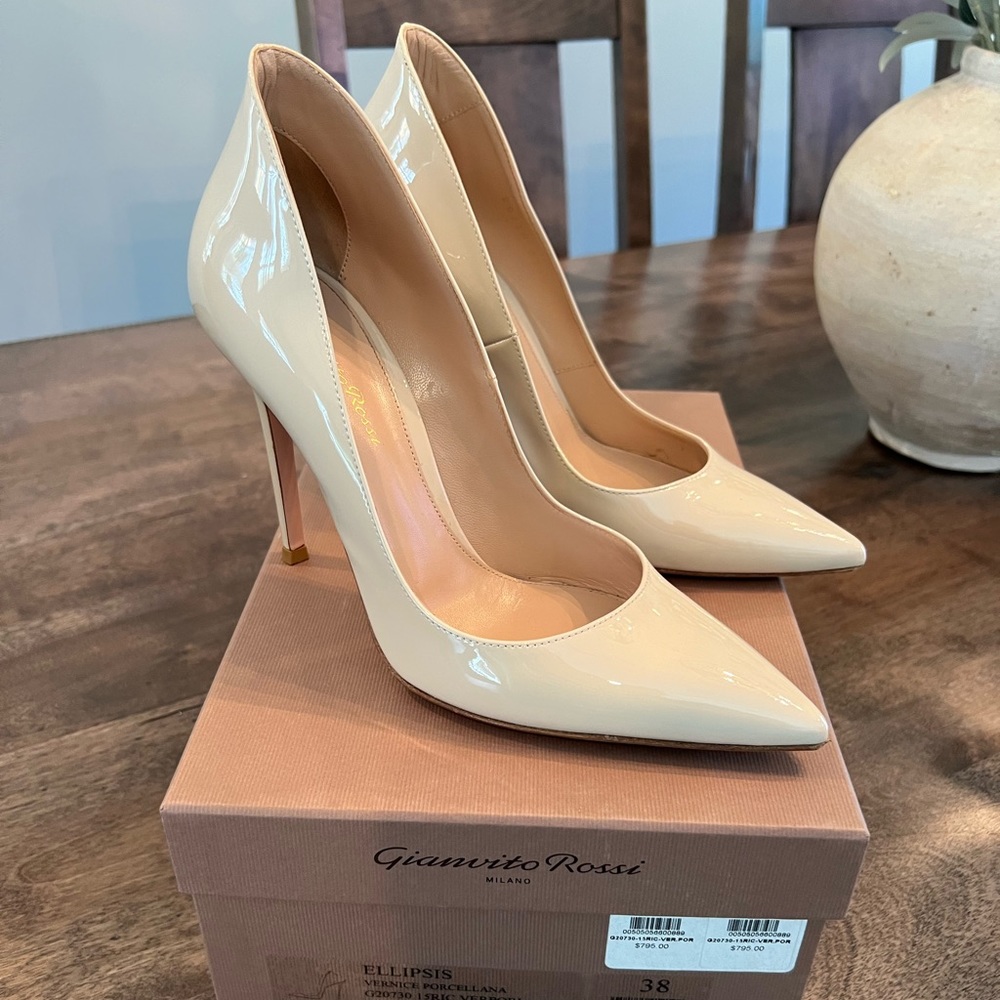 Gianvito Rossi Milano Ellipsis Pump